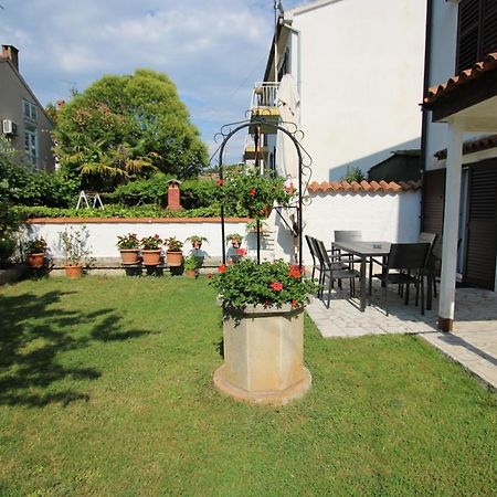 Apartment Sunny Garden Πόρετς Εξωτερικό φωτογραφία