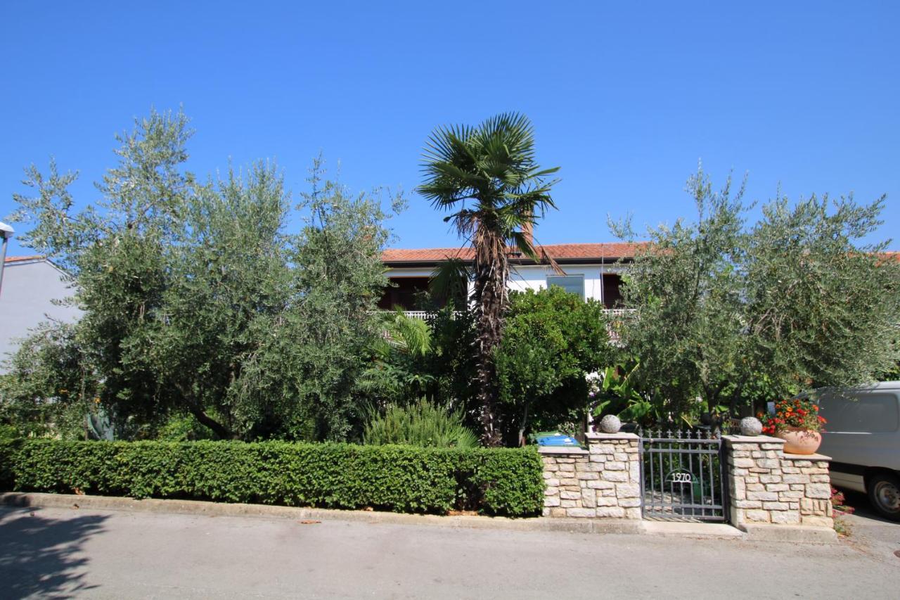 Apartment Sunny Garden Πόρετς Εξωτερικό φωτογραφία