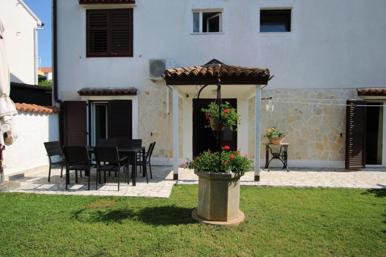 Apartment Sunny Garden Πόρετς Εξωτερικό φωτογραφία